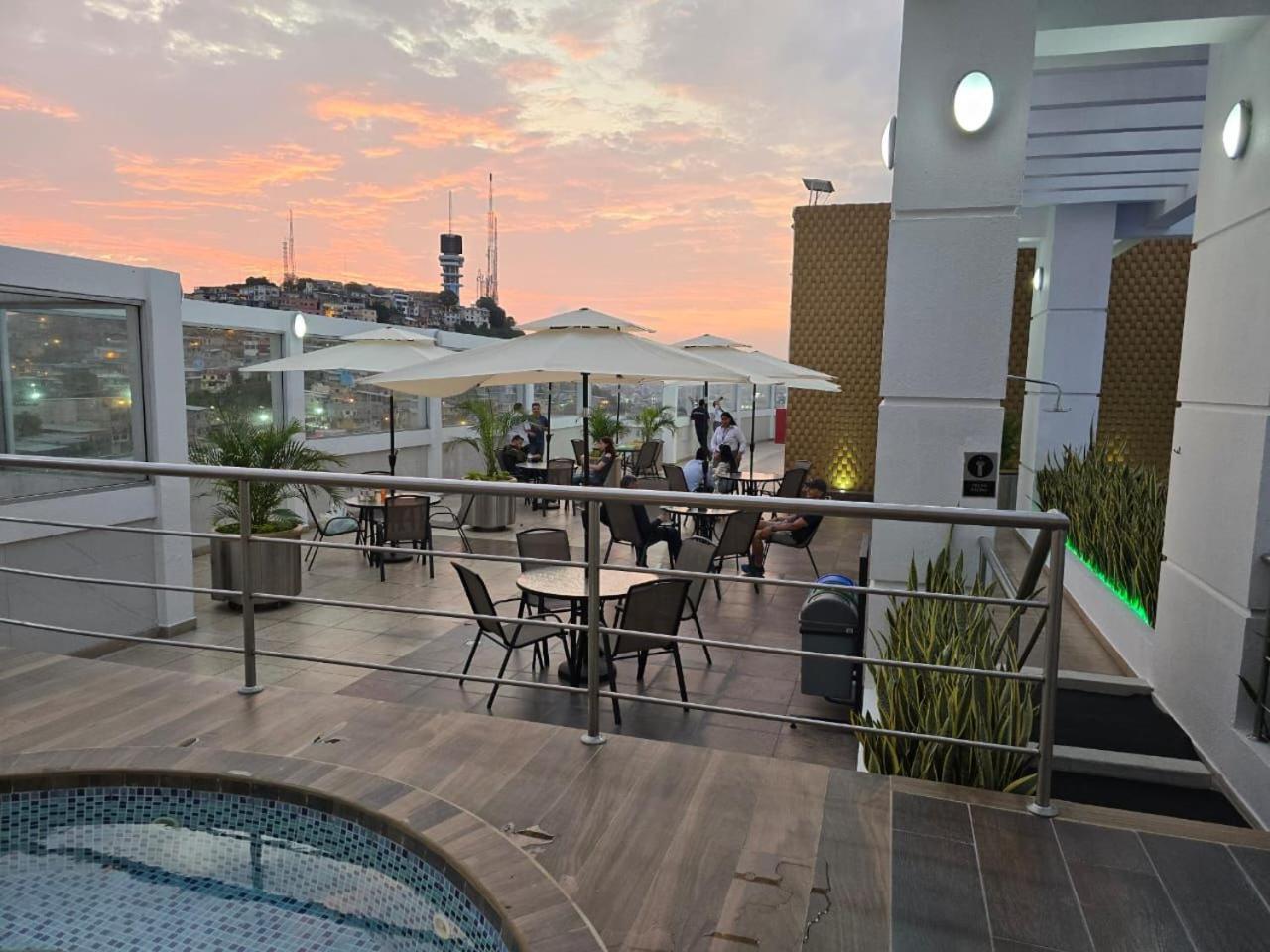 Puerto Santa Ana Suites Guayaquil Dış mekan fotoğraf